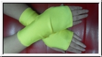 Перчатки через палец короткие желтые